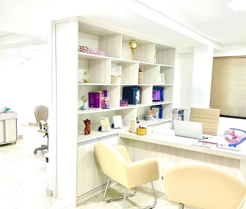 Consultório de ginecologia da Clínica DeLuz em Varginha, MG